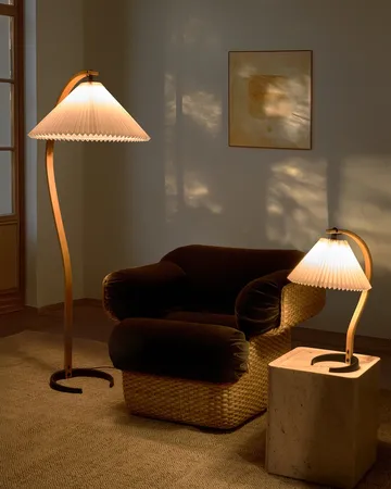 Timberline bordslampa - Oak-birch-white - GUBI