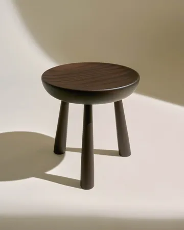 Totto pall - Dark stained laquered sapelli, Ø31x32,6 cm - GUBI