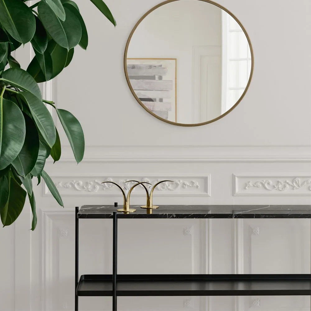 TS Console avlastningsbord 120x30x72 cm, natural white travertine, svart stativ, 2 marmorhyllor GUBI