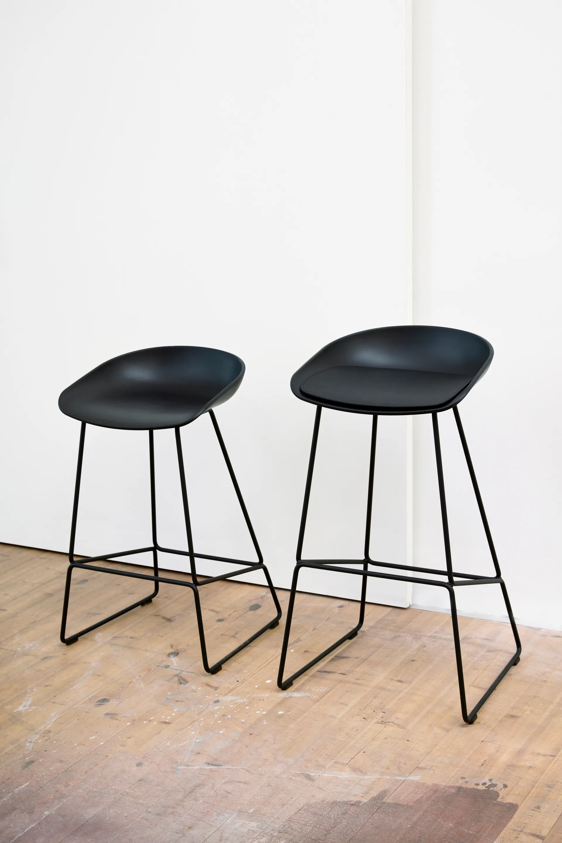 About a Stool 38 High barstol 2.0, Svart-svart stålstativ HAY