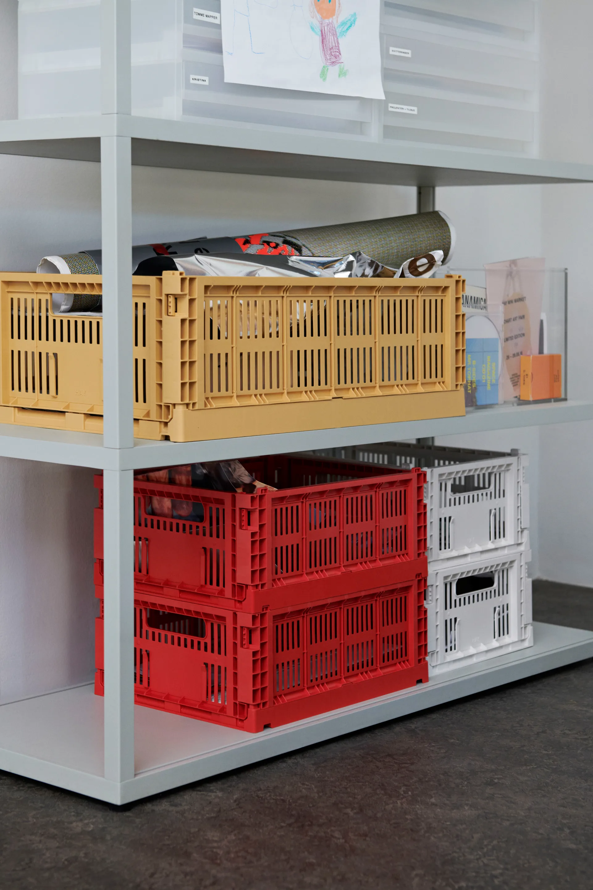 Colour Crate M 26,5x34,5 cm, Off-white HAY