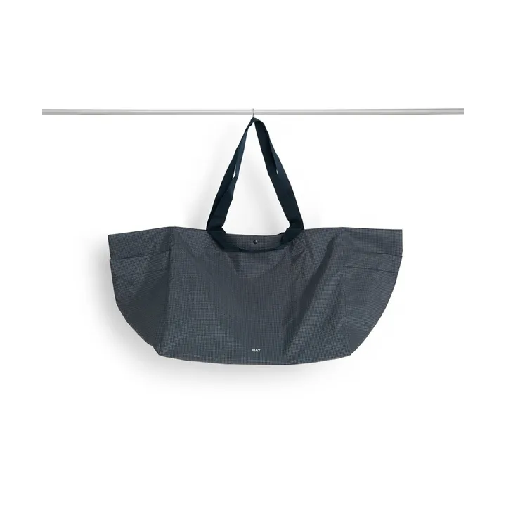 Grid Weekend Bag väska - Dark blue, large - HAY