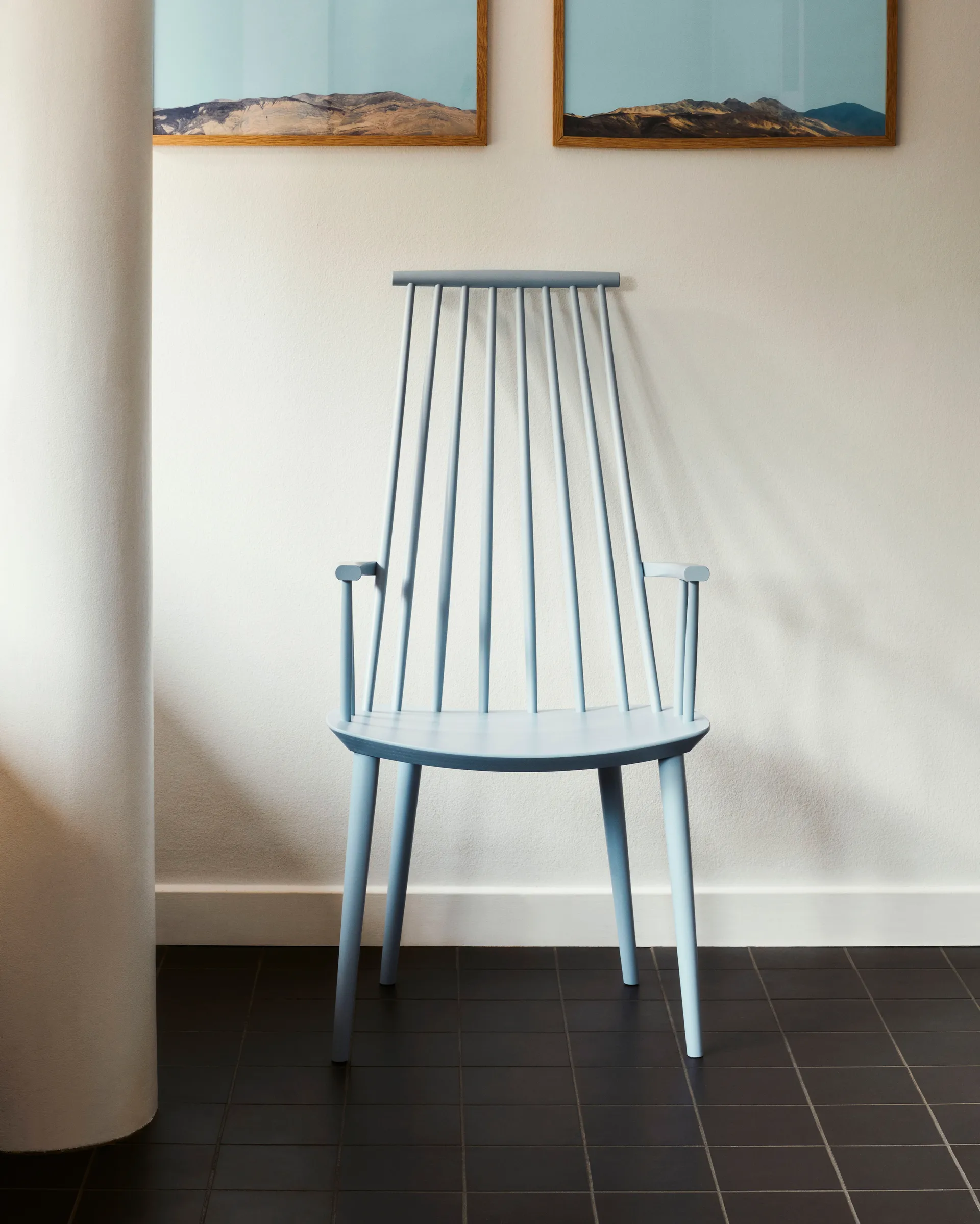 J110 karmstol, Slate blue lackerad bok HAY
