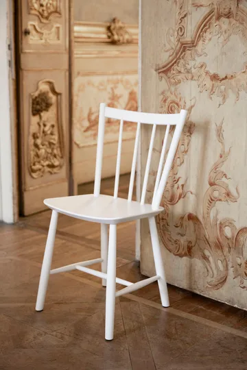 J41 stol - Sage lacquered beech - HAY