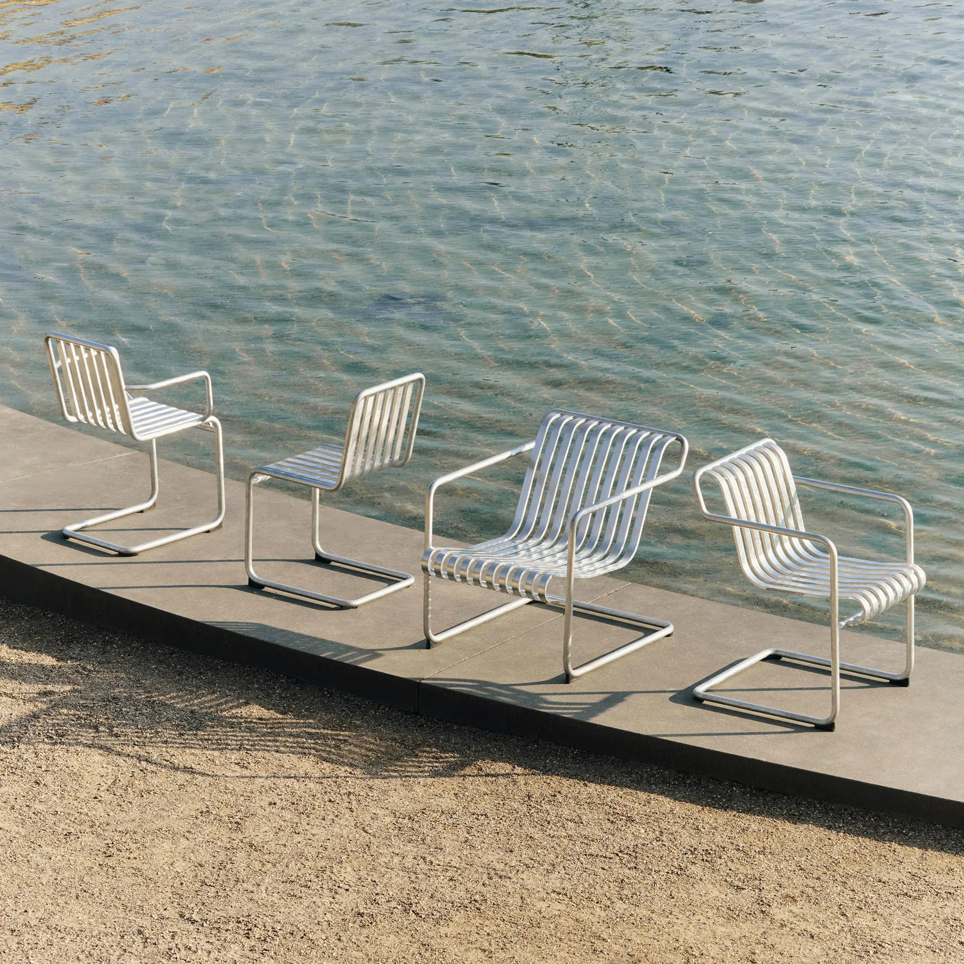 Palissade Cantilever Low loungefåtölj, Hot galvanised steel HAY