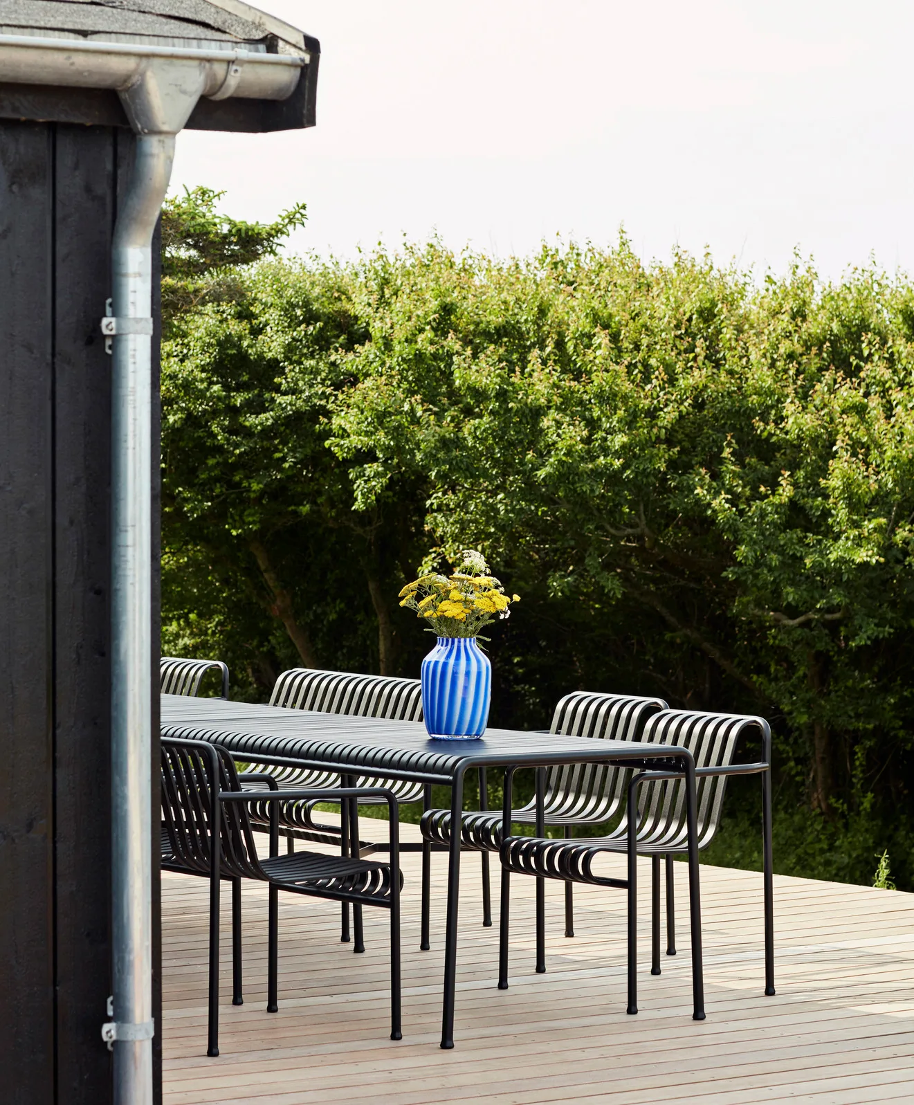 Palissade matgrupp 2 Dining karmstol + bänk 170x90 cm anthracite HAY