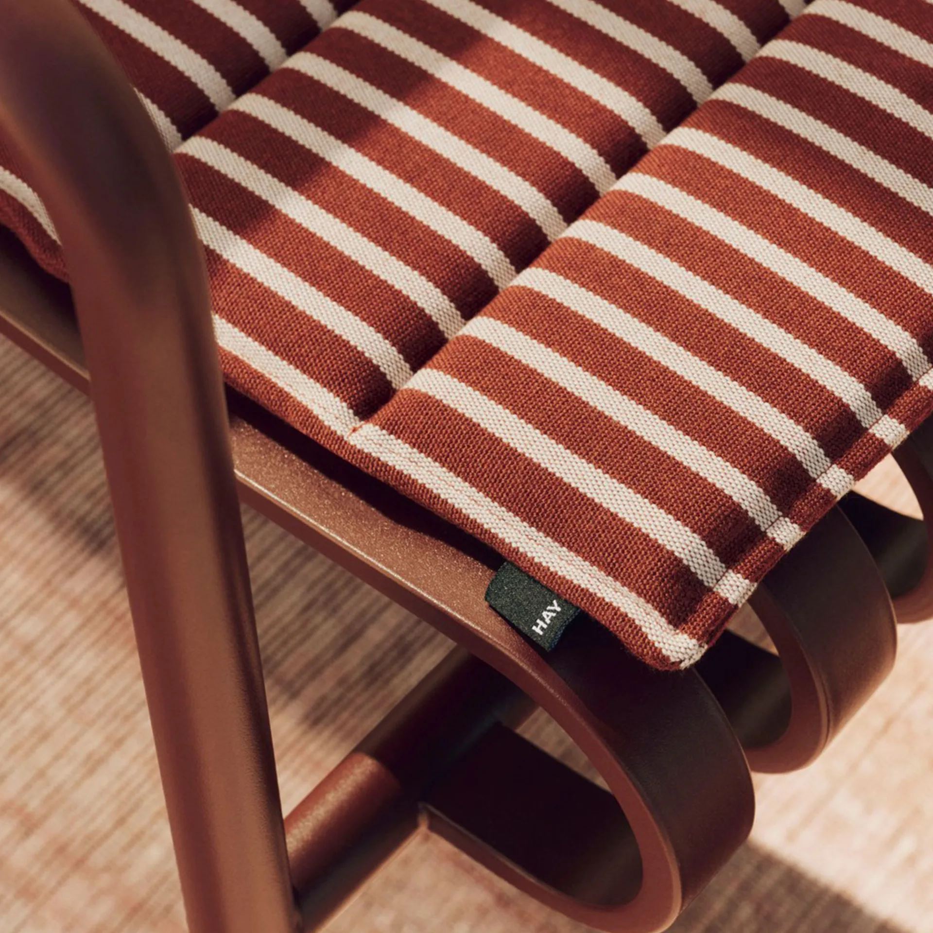 Terrazza Folding sittdyna, Terracotta bold stripe, 82x40 cm HAY