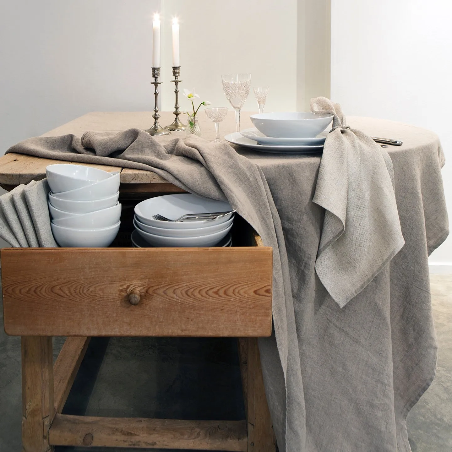 Sunshine bordsduk natural (beige), 140x330 cm Himla