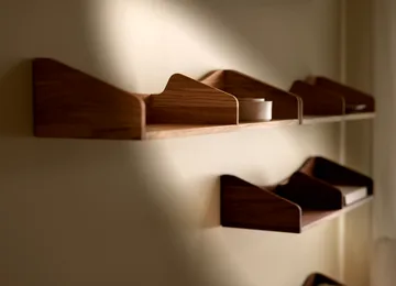 Hulsø Shelf vägghylla - Oak dark oil - House of Finn Juhl