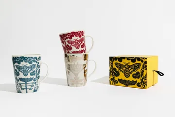 Taika mugg 40 cl presentförpackning - Yö granatröd - Iittala