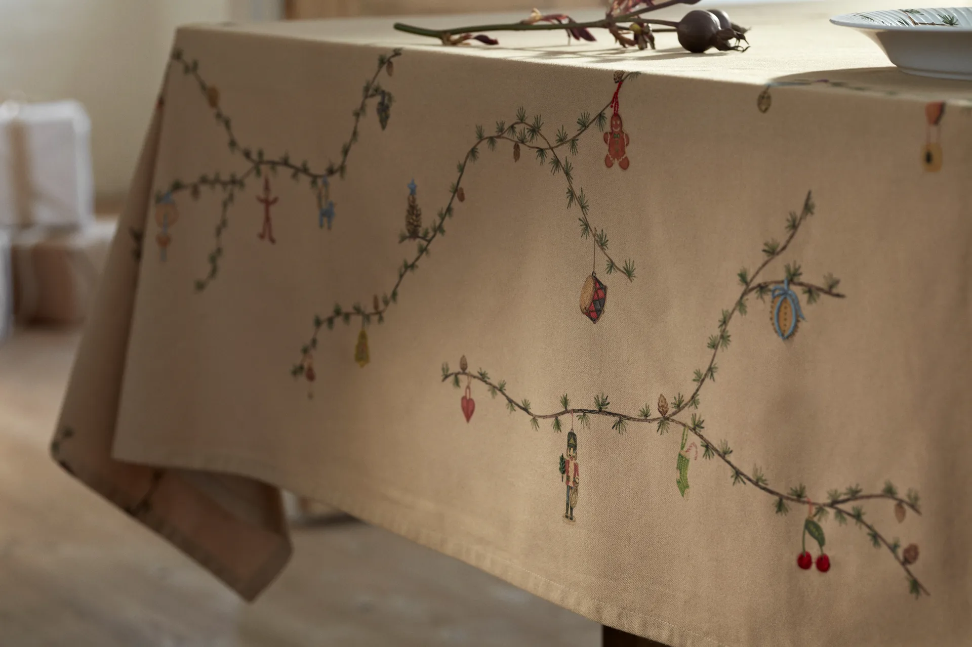 Hammershøi Christmas Duk sand, 150x220 cm Kähler