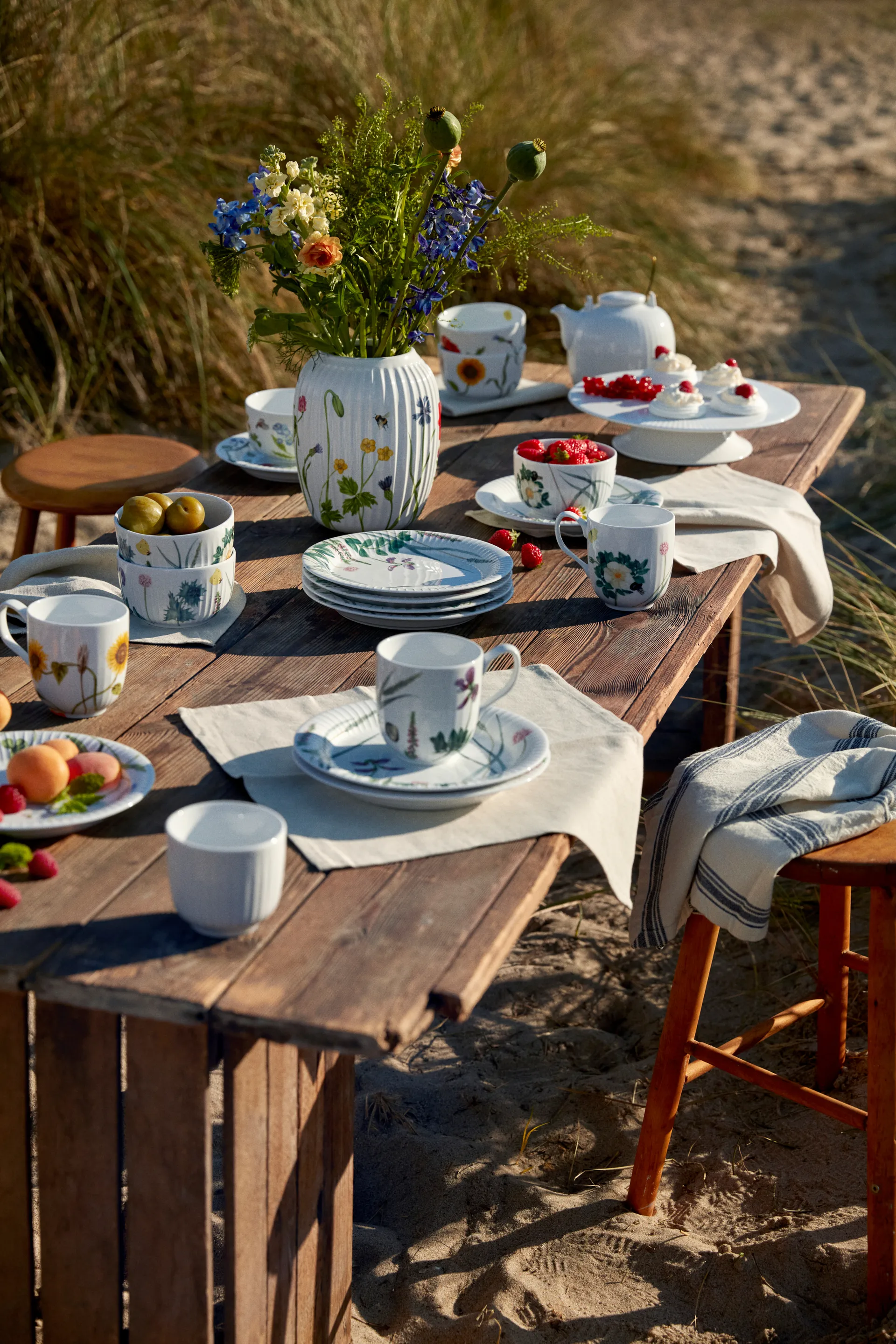 Hammershøi summer mugg 33 cl, Coastal flower Kähler