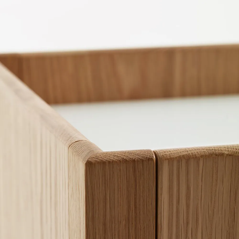 Upper sideboard, Ek krökskiva vitt glas 63,5x84 Karl Andersson & Söner
