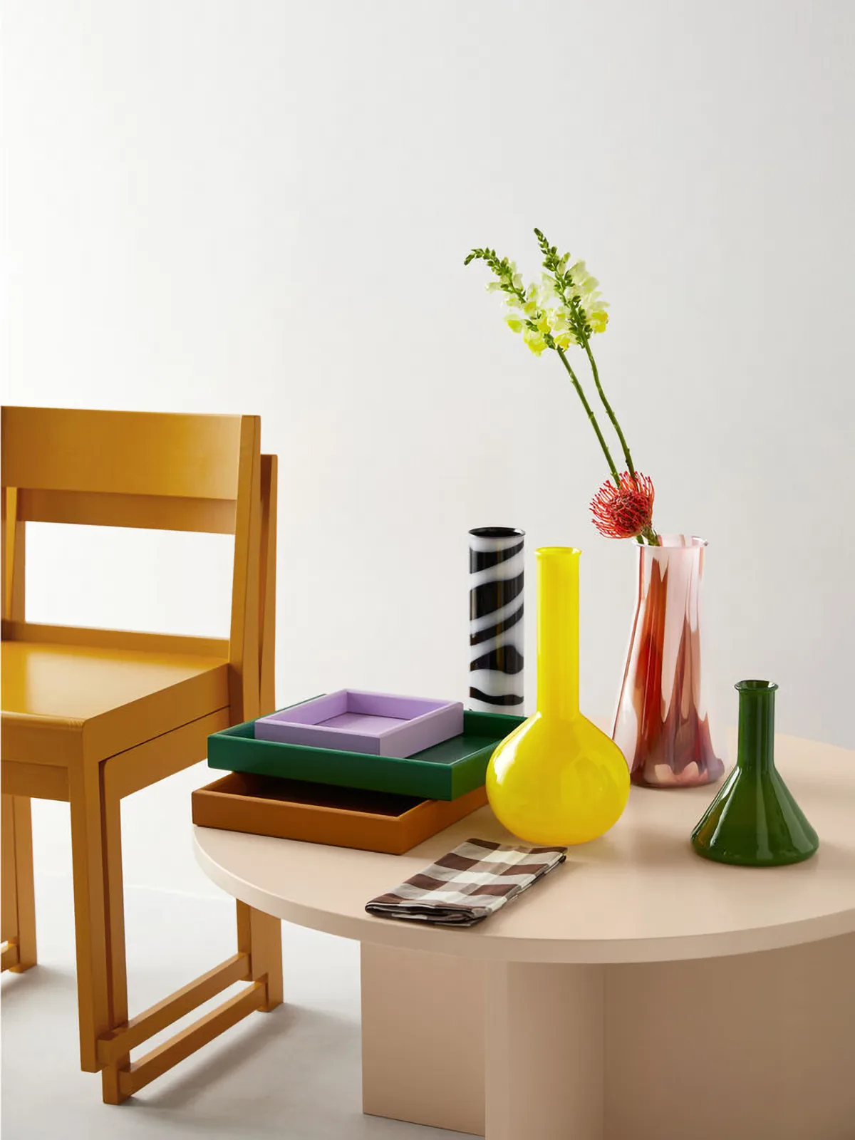 Lab cylinder vas 30 cm, Svart-vit Kosta Boda