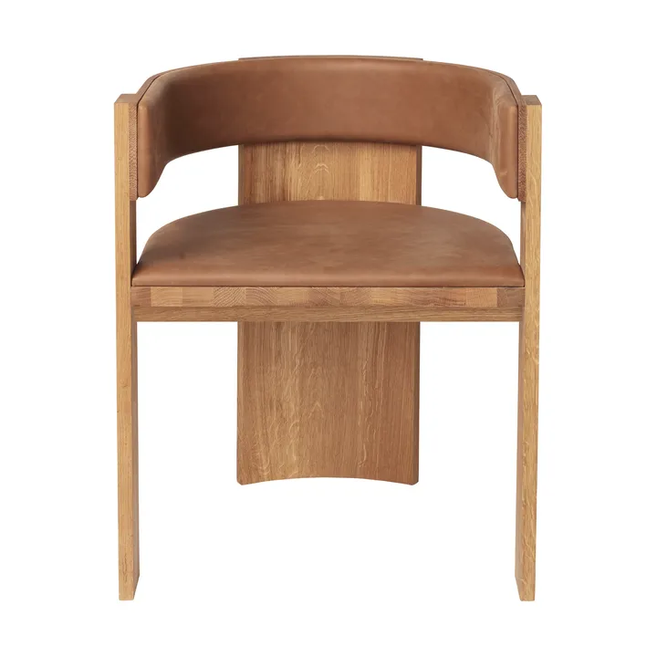 Collector stol - Varm lackerad ek-cognac läder - Kristina Dam Studio