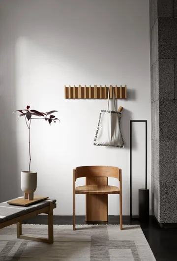Collector stol - Varm lackerad ek-valnöt - Kristina Dam Studio