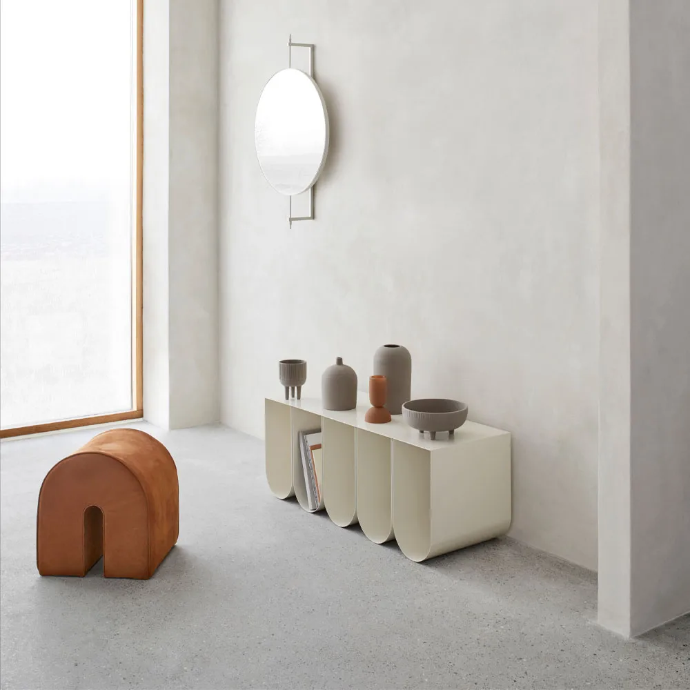 Curved bänk, Black Kristina Dam Studio