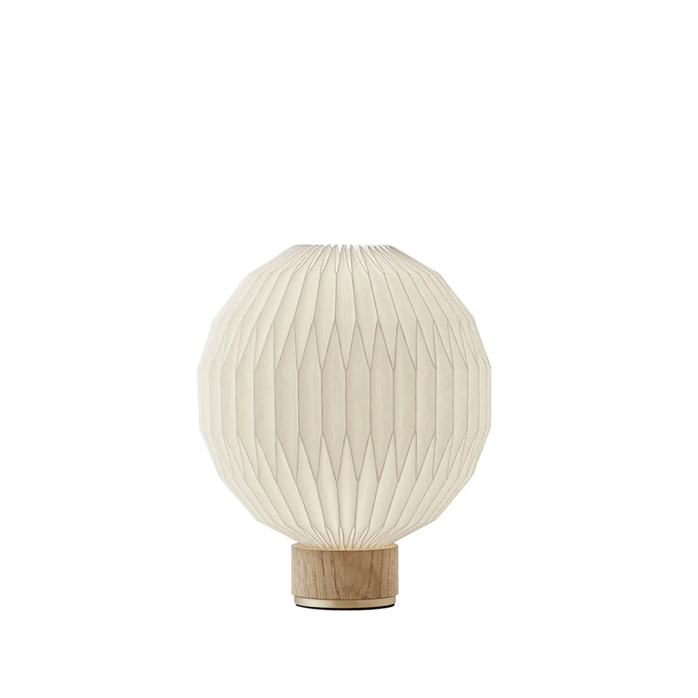375 bordslampa, vit, x-small- pappskärm, lampfot i ek Le Klint