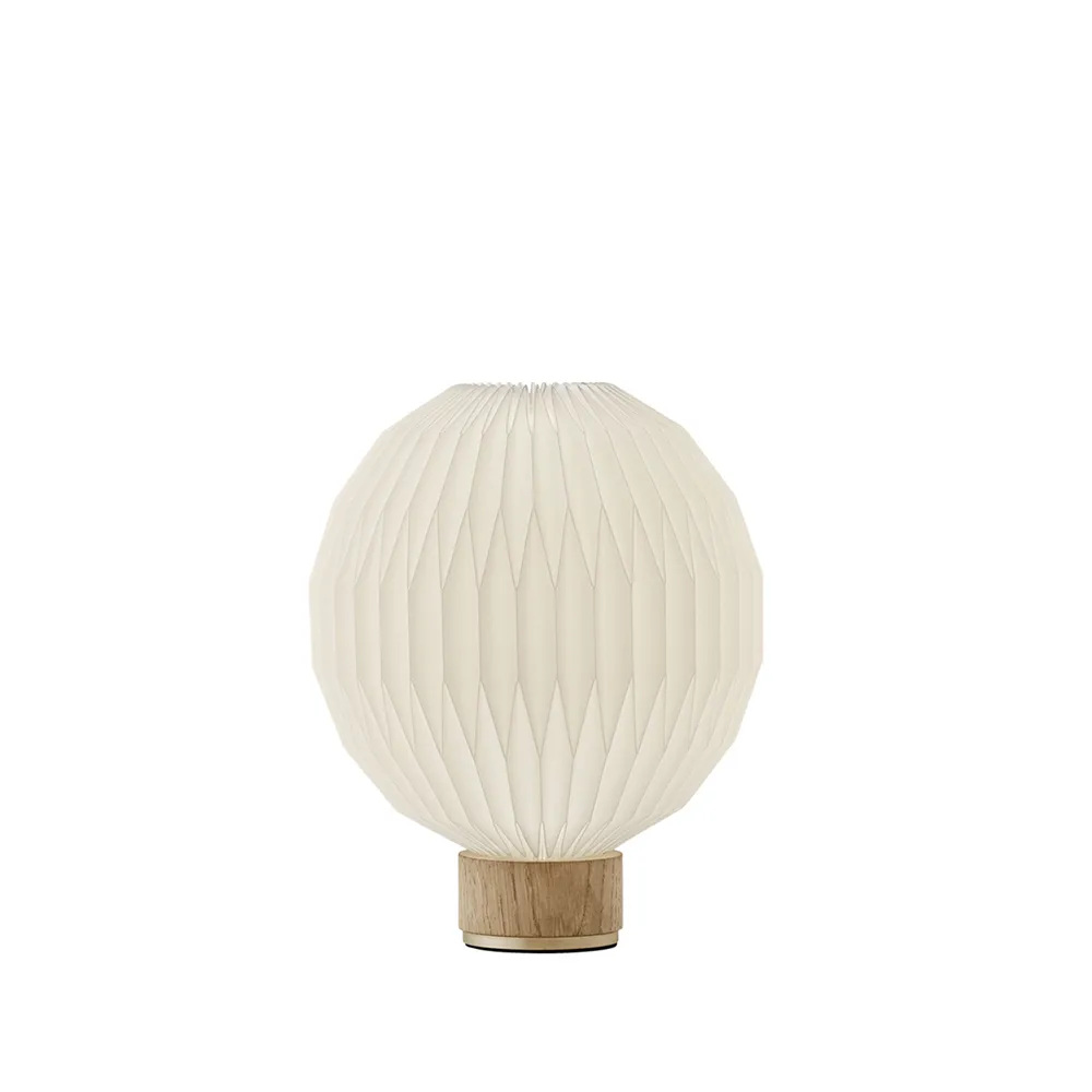 375 bordslampa, vit, x-small- plastskärm, lampfot i ek Le Klint