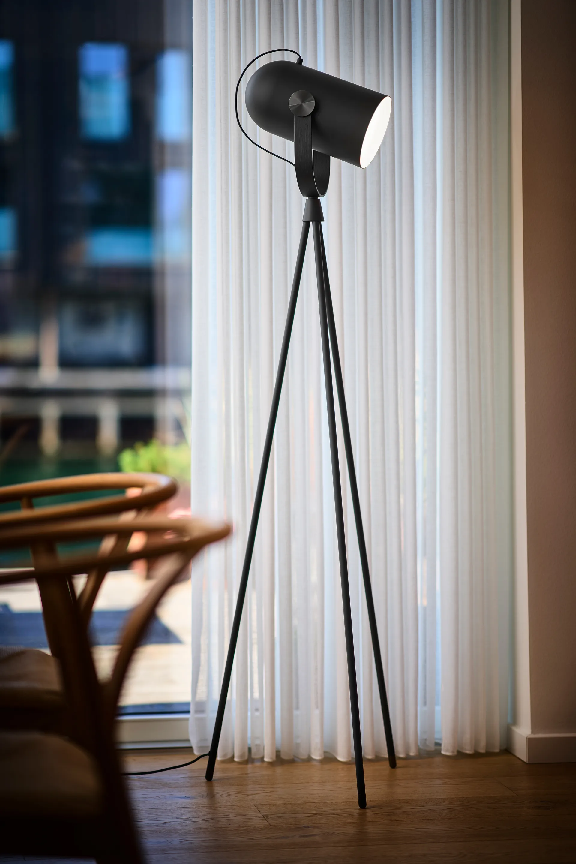 Carronade II golvlampa, Svart-svart ek Le Klint
