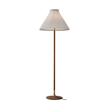 LK80 golvlampa 160 cm - Smoked oak-brass - Le Klint