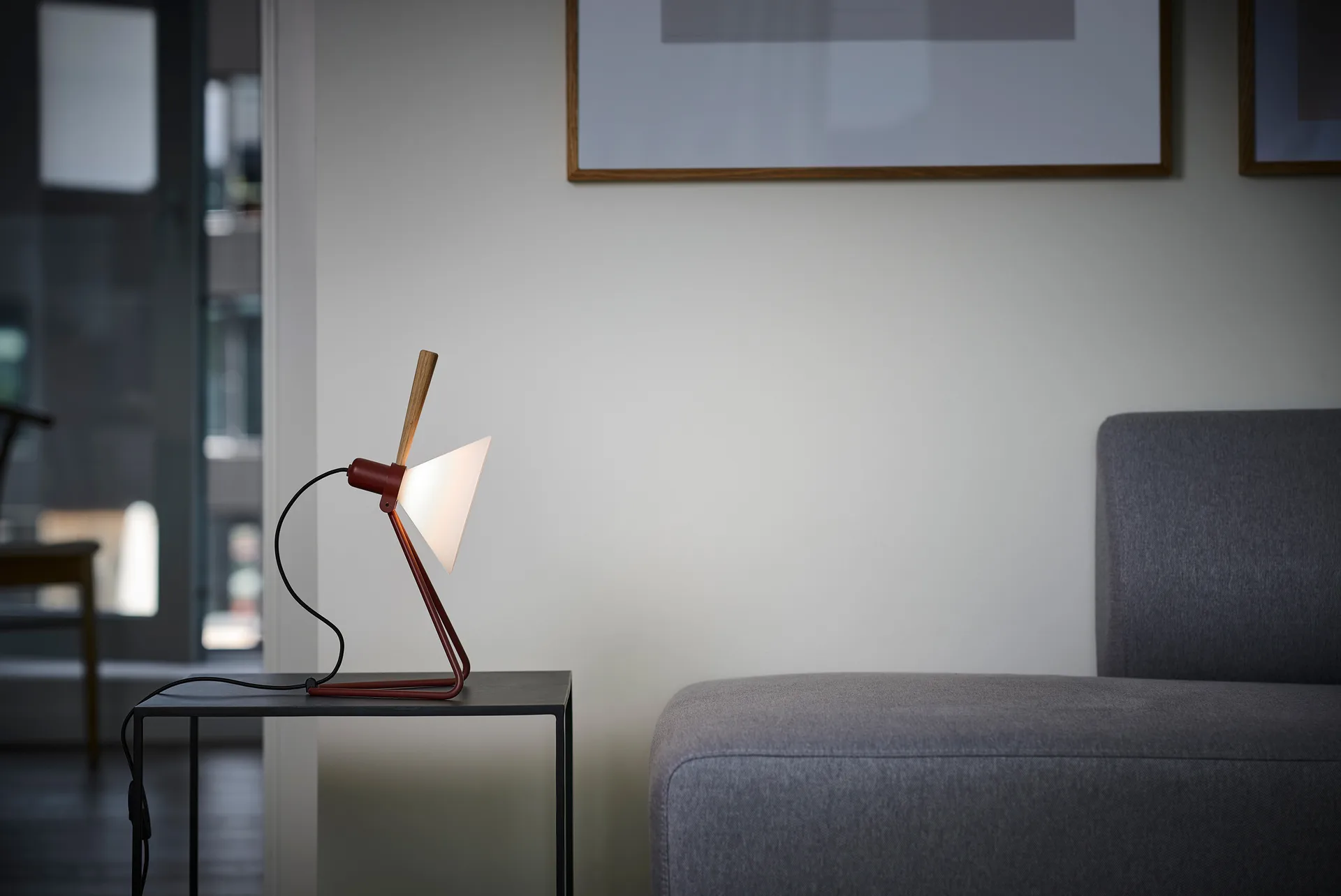 Spot vägg/bordslampa, Oxide red-smoked oak Le Klint