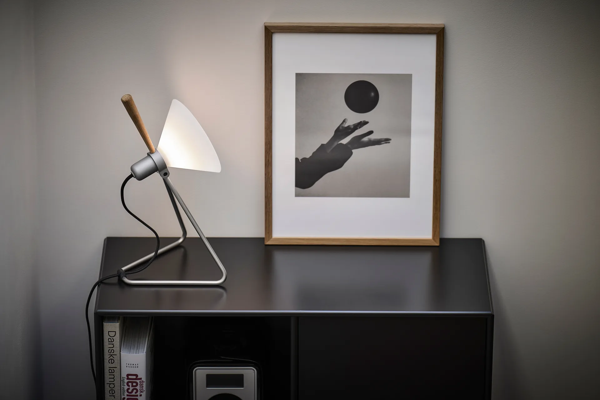 Spot vägg/bordslampa, Steel silver-oak Le Klint