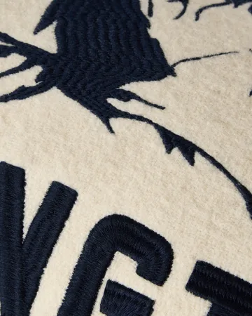 Mountains Logo ullmix dekorationskudde - White-navy, 50x30 cm - Lexington