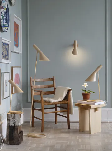 AJ golvlampa - Warm sand - Louis Poulsen