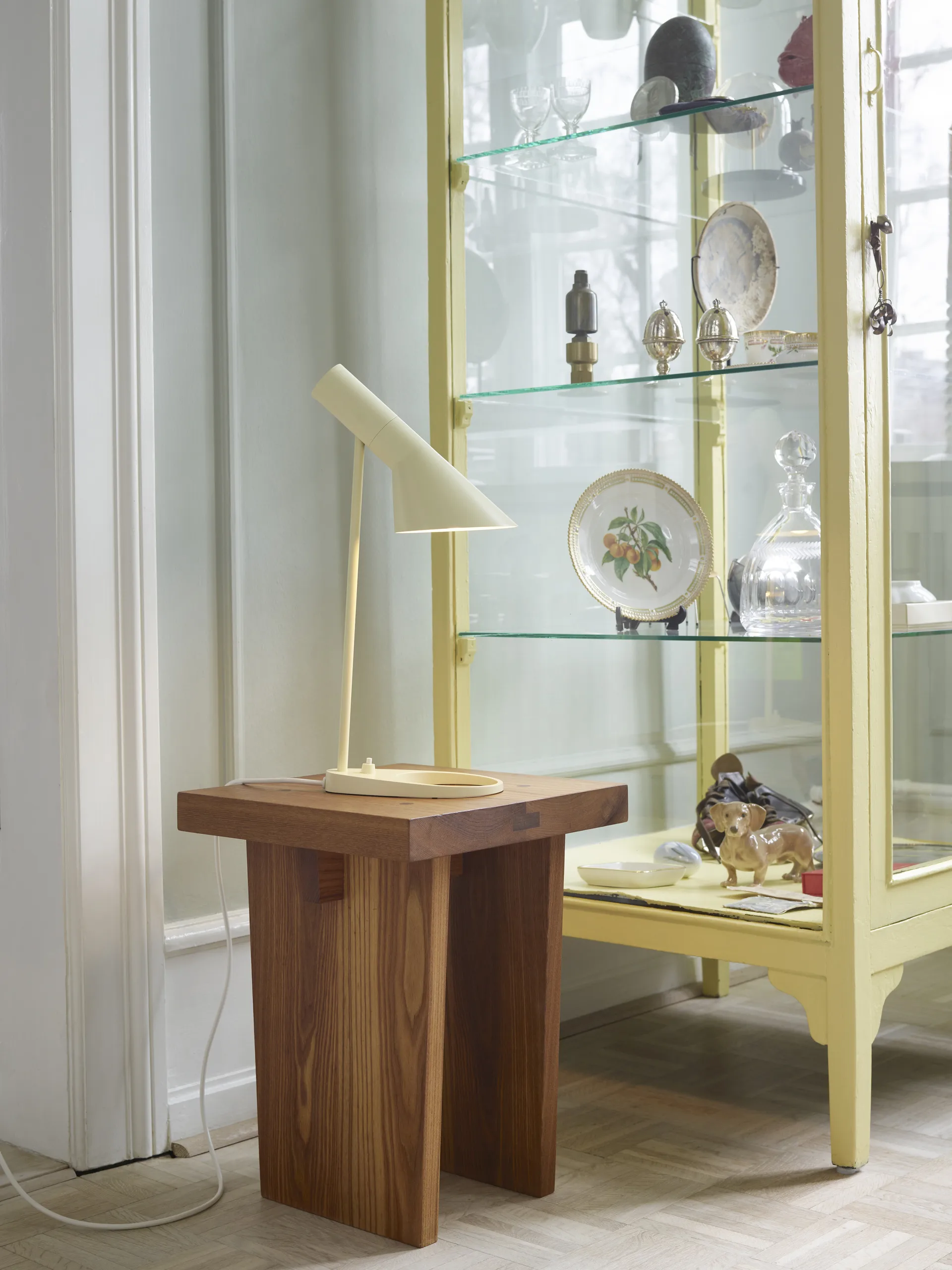 AJ MINI bordslampa, Soft lemon Louis Poulsen