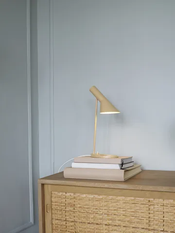 AJ MINI bordslampa - Warm sand - Louis Poulsen
