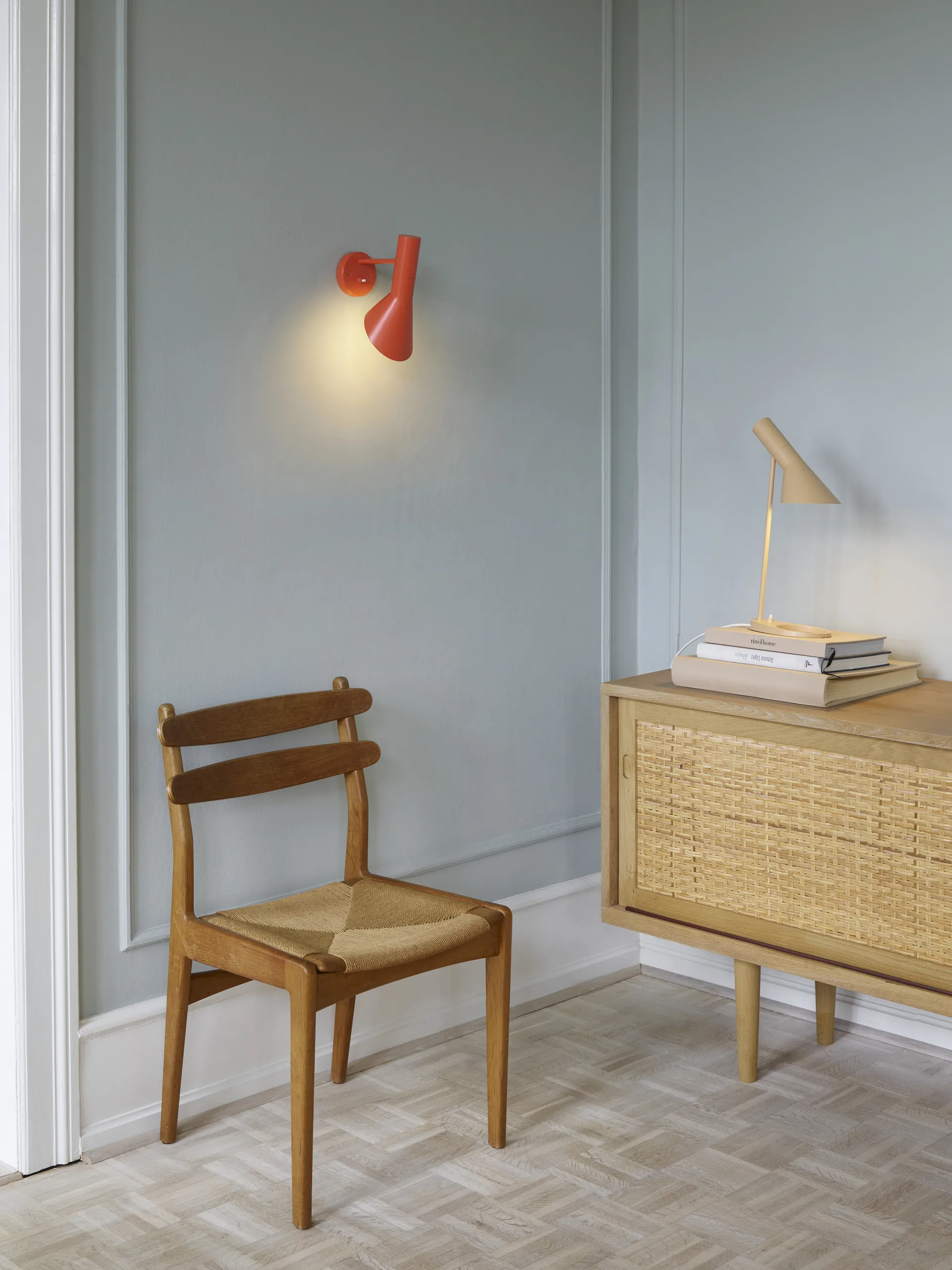 AJ MINI bordslampa, Warm sand Louis Poulsen