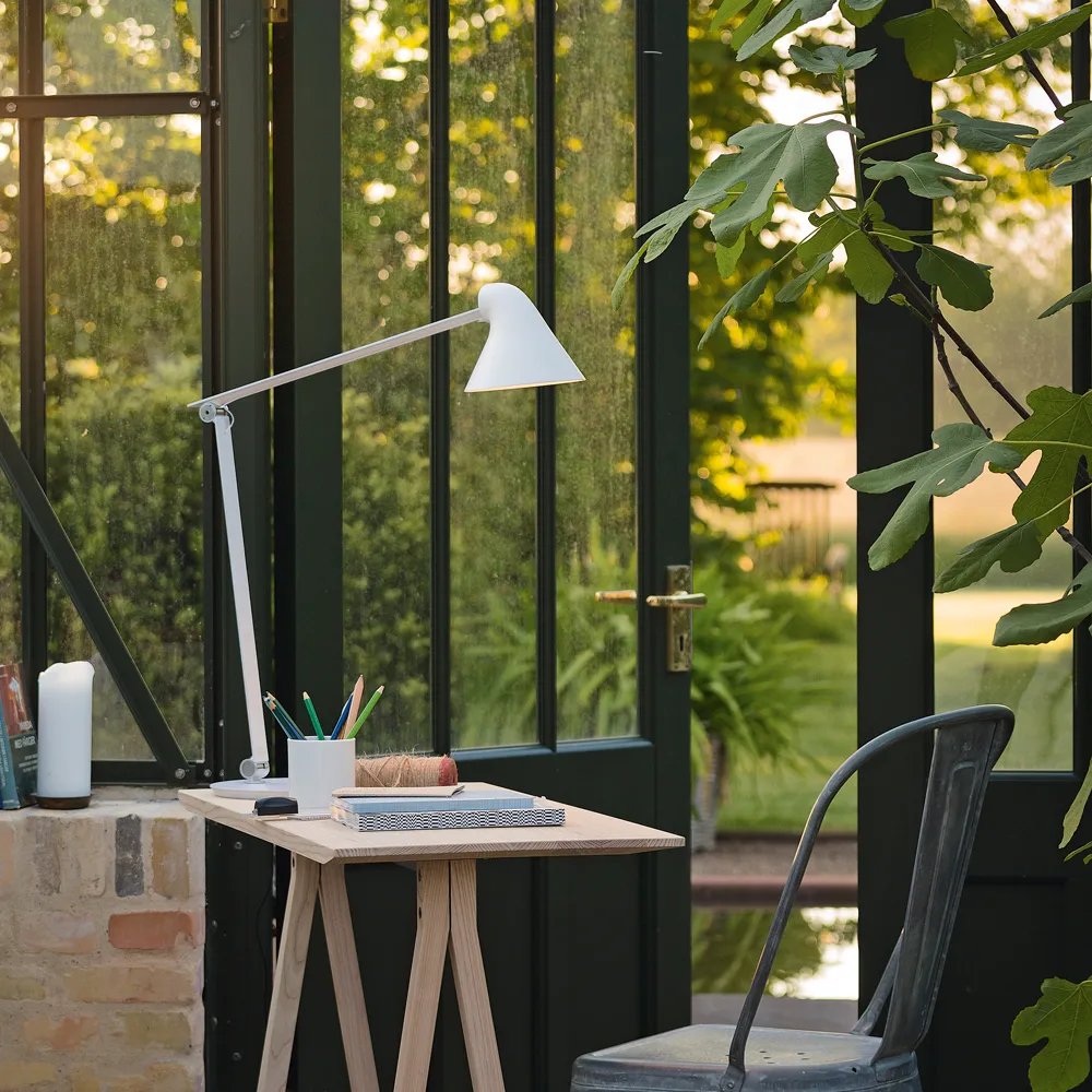 NJP bordslampa stift Ø10 mm, Vit Louis Poulsen