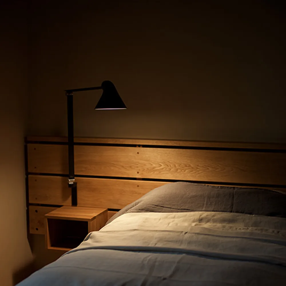 NJP vägglampa, Svart, kort arm, LED, 3000k Louis Poulsen
