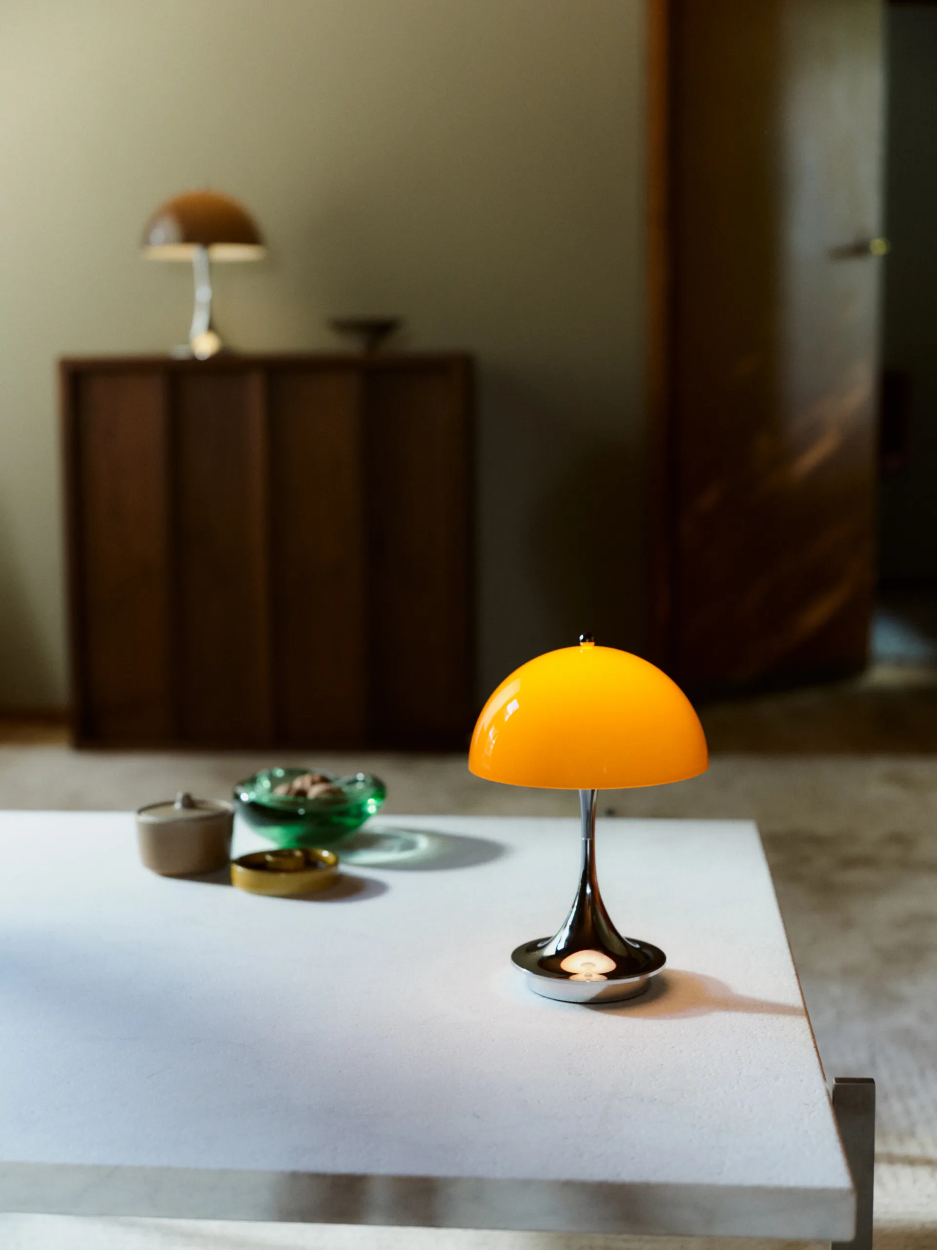Panthella 160 Portable v3 bordslampa, Original Opal Orange Louis Poulsen