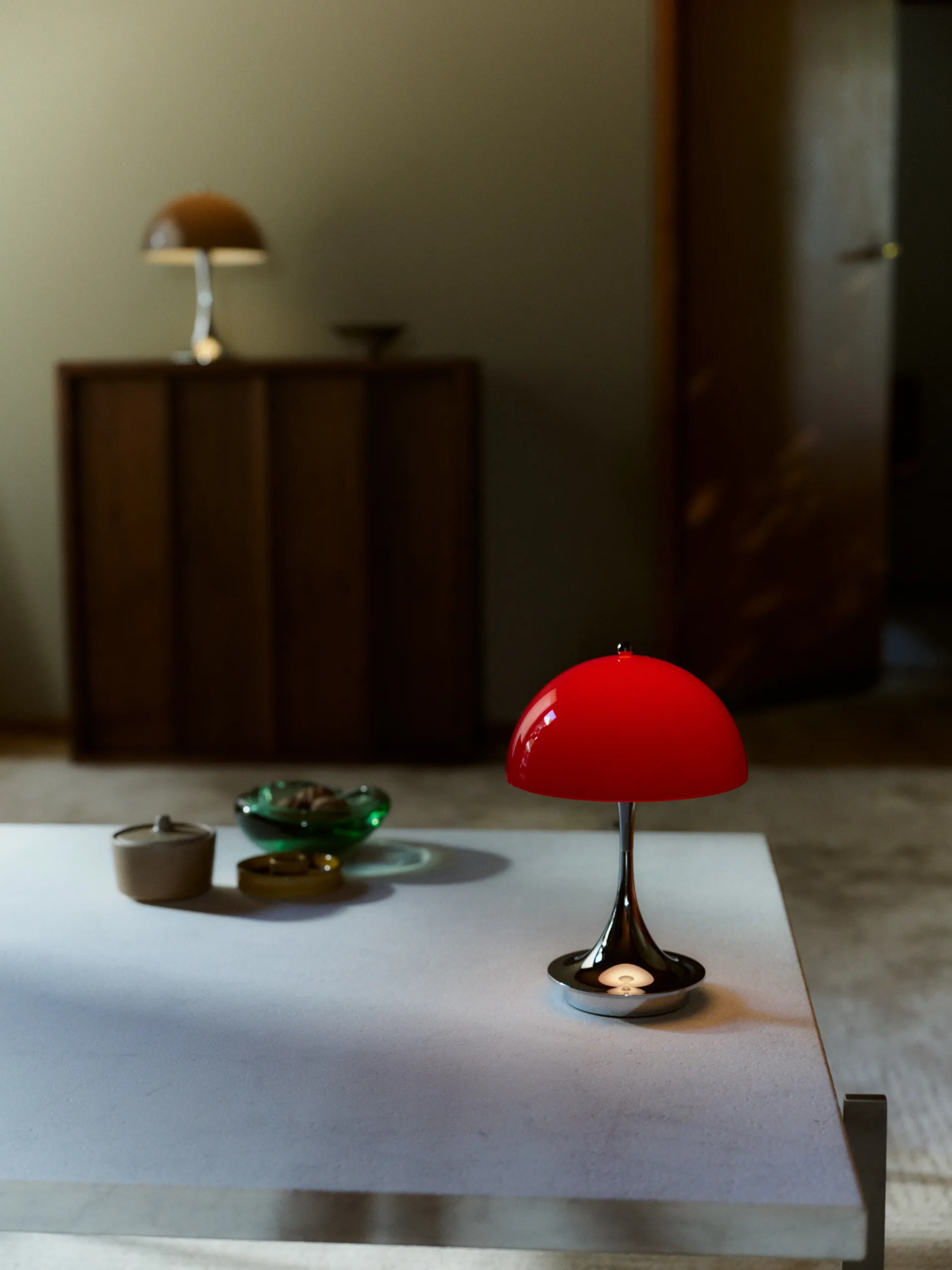 Panthella 160 Portable v3 bordslampa, Original Opal Red Louis Poulsen