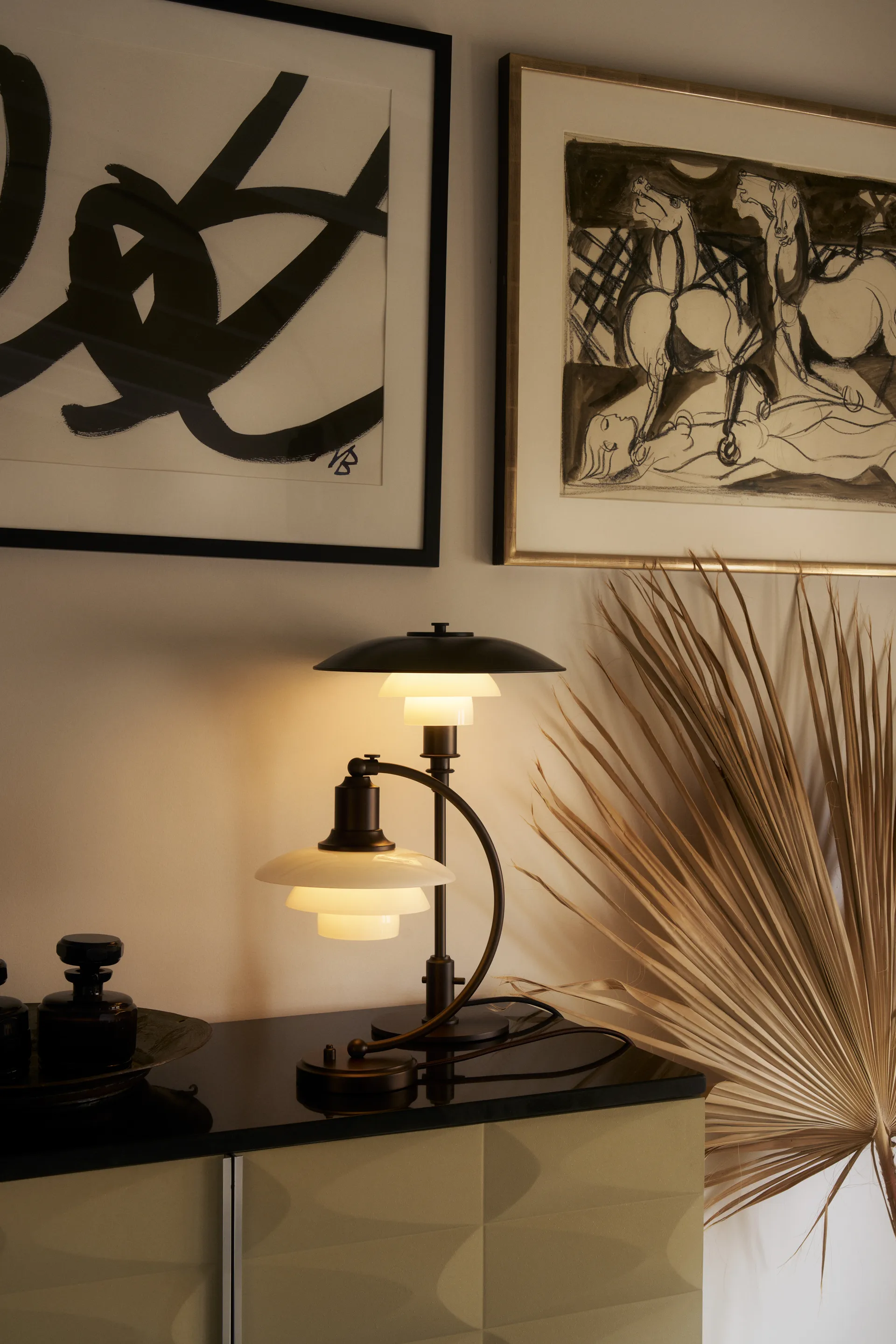 PH 3/2 Luna bordslampa, Aged brass-opalglas Louis Poulsen