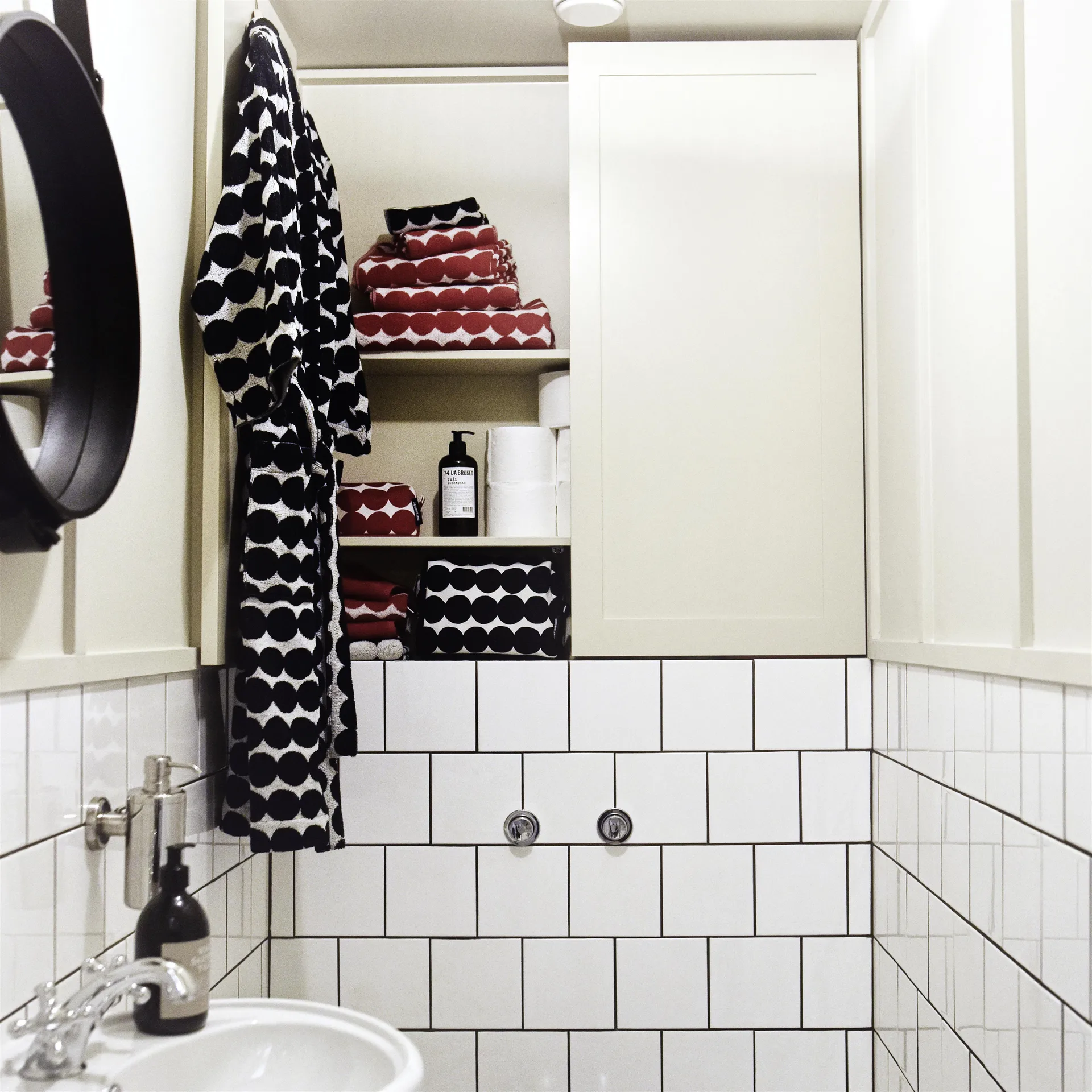 Räsymatto handduk svart, Gästhandduk 30x50 cm Marimekko