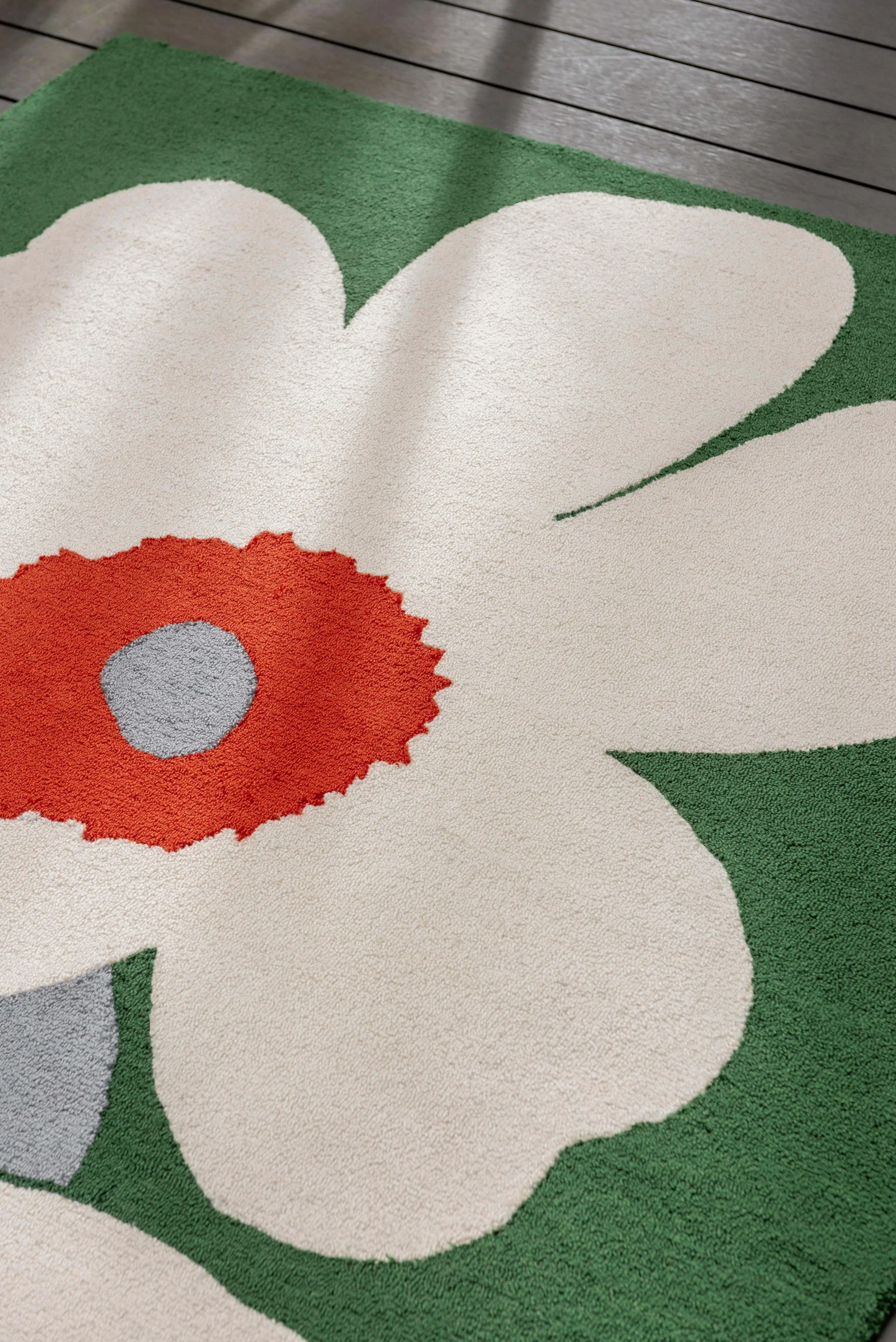 Unikko 60-årsjubileum tuftad plastmatta, 140x200 cm Marimekko