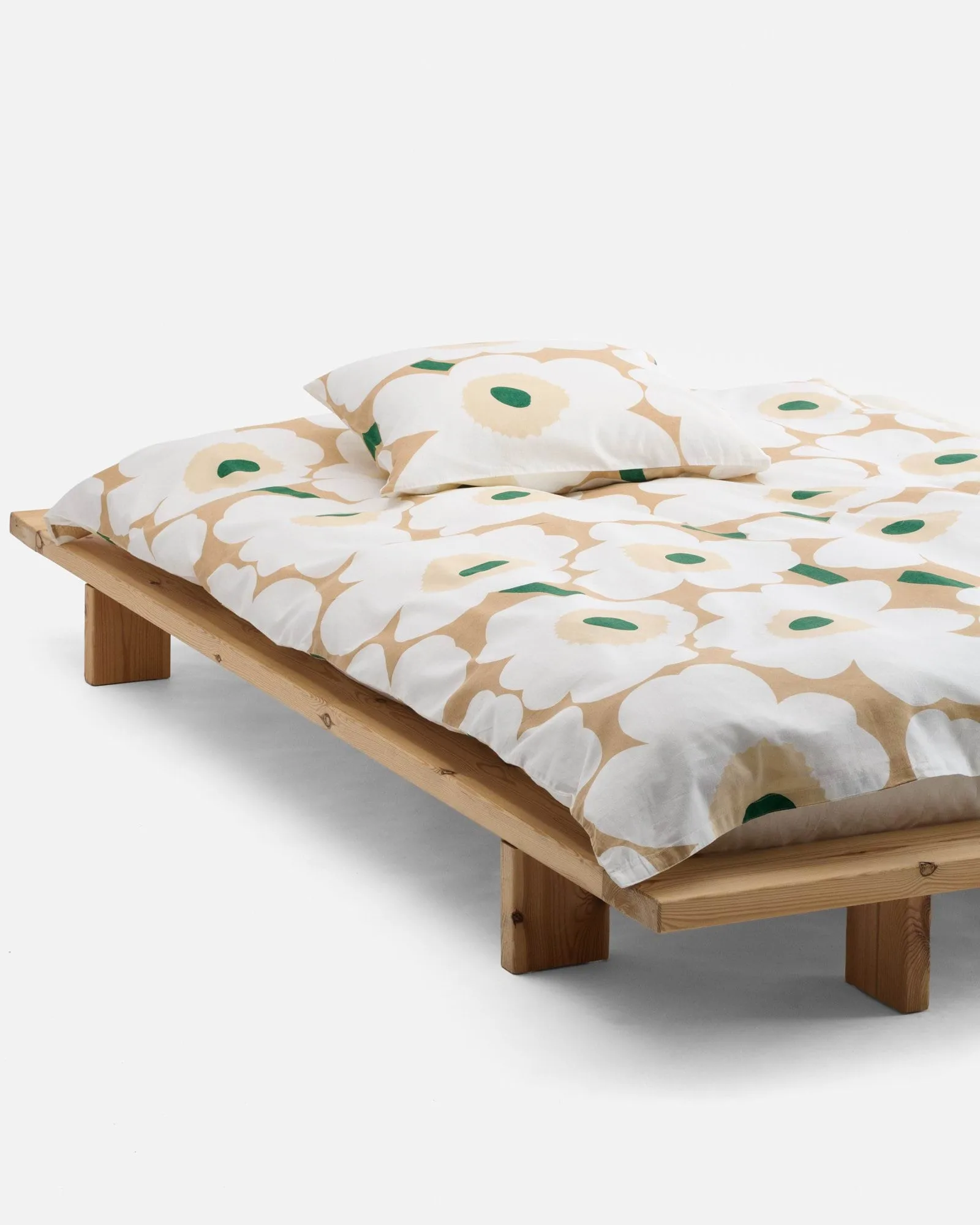 Unikko påslakan 150x210 cm, Sand-off white-hay-emerald Marimekko