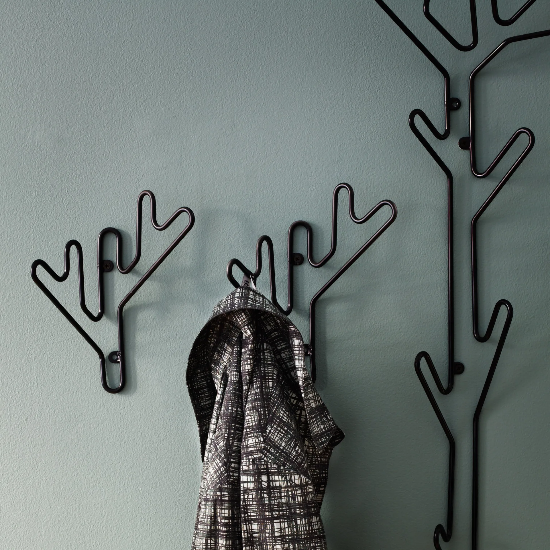 Twig hängare, svart Maze