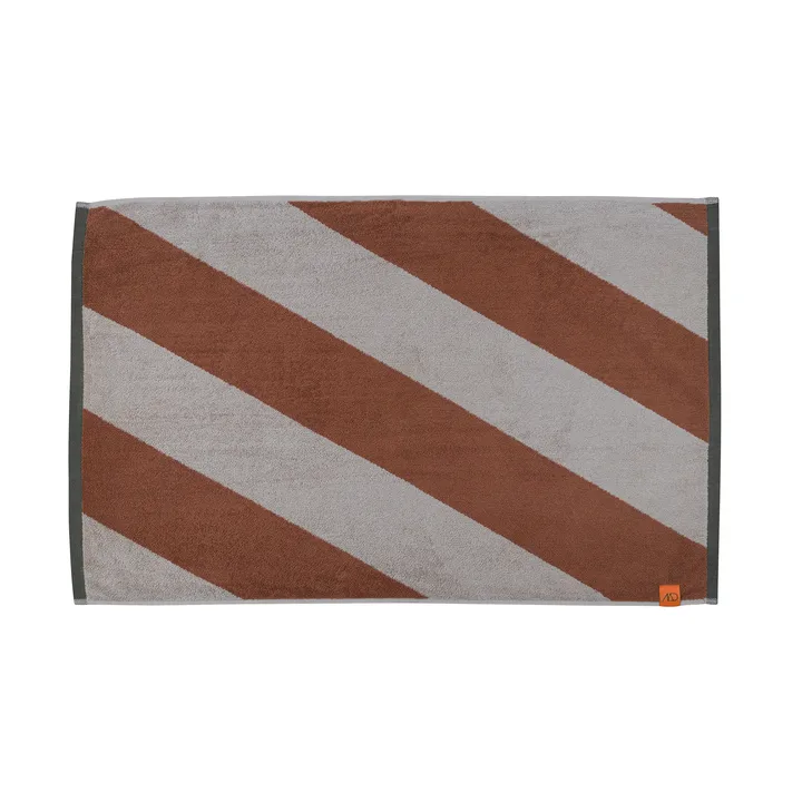 Diagonal badrumsmatta 50x80 cm - Brick - Mette Ditmer