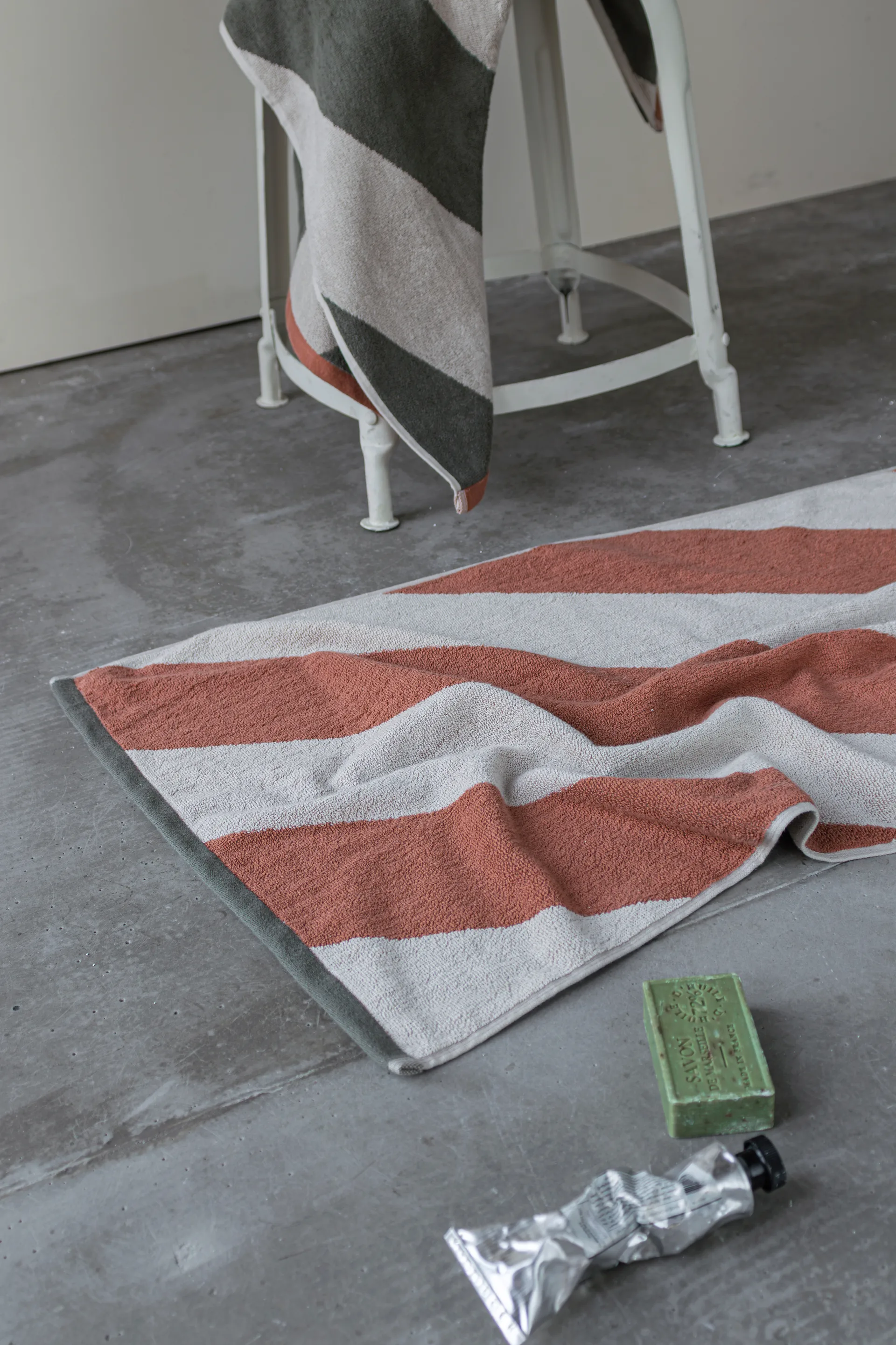 Diagonal badrumsmatta 50x80 cm, Brick Mette Ditmer