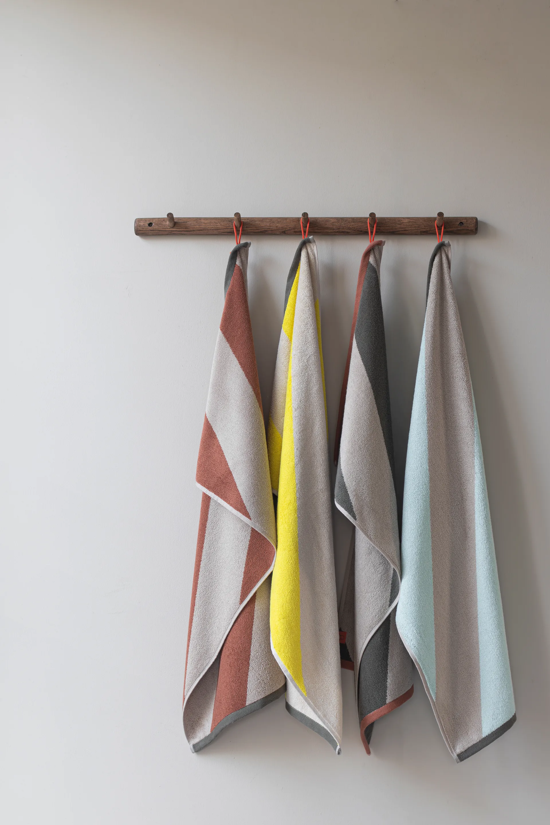 Diagonal handduk, Dark olive, 50x90 cm Mette Ditmer