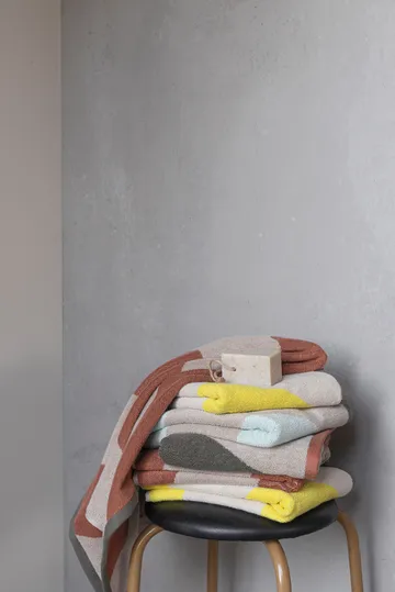 Diagonal handduk - Dark olive, 50x90 cm - Mette Ditmer