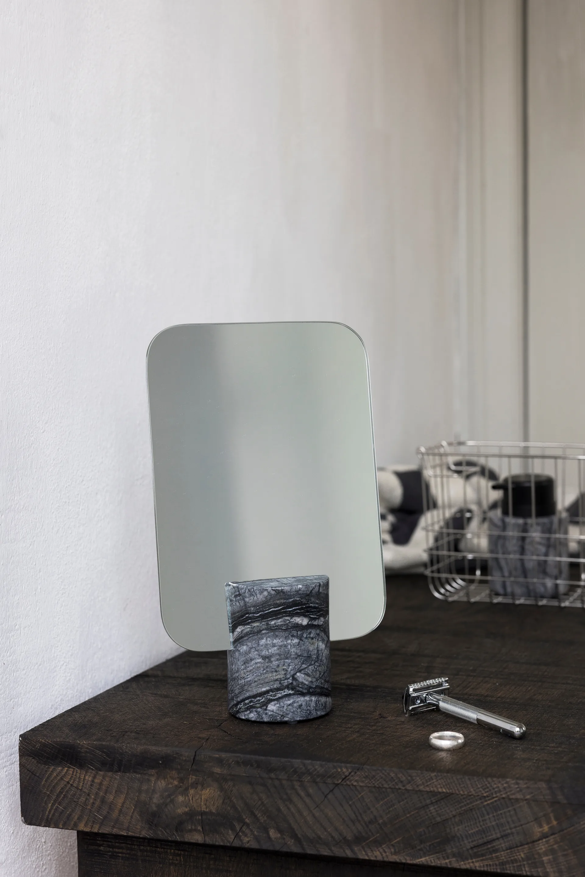 Marble bordsspegel, Black-grey, 30 cm Mette Ditmer
