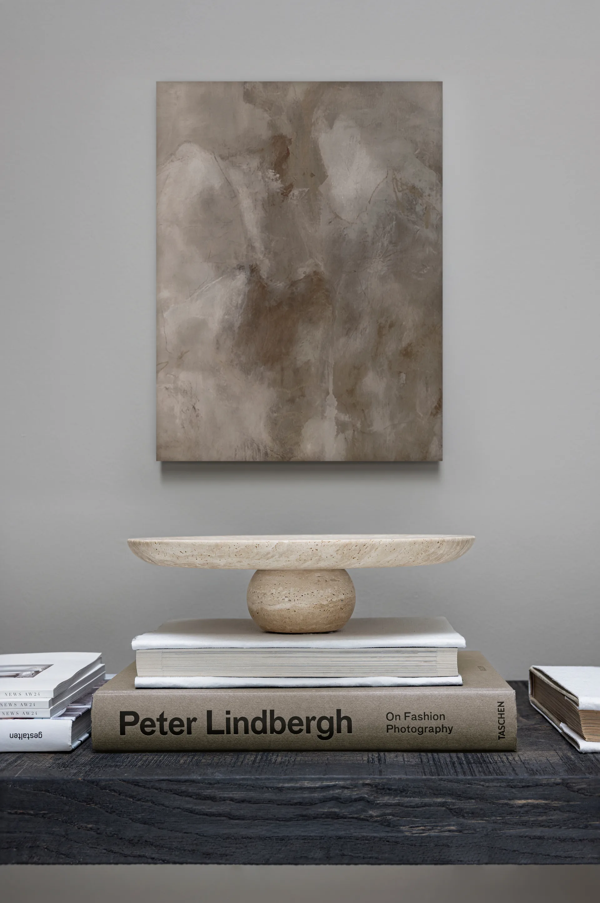 Travertin piedestal, Linen, Ø32x8,5 cm Mette Ditmer