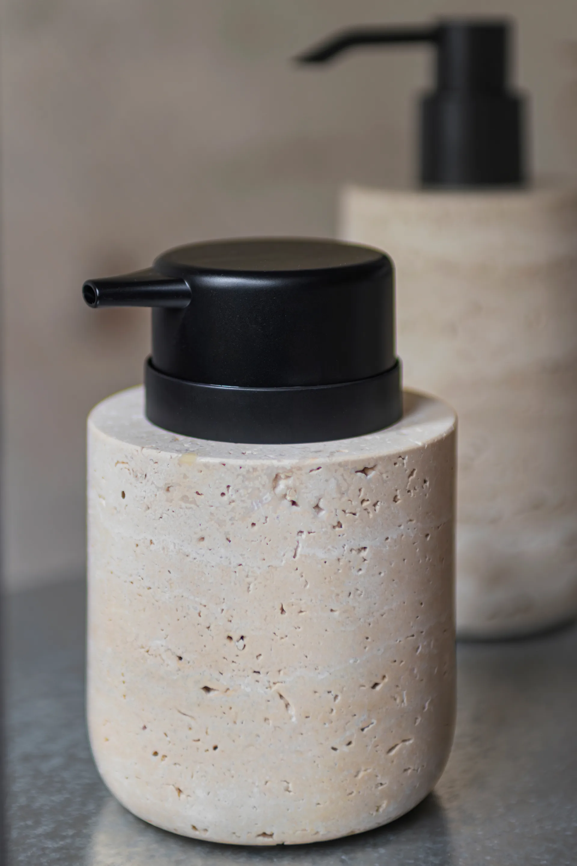 Travertine tvålpump 12,5 cm, Linen Mette Ditmer