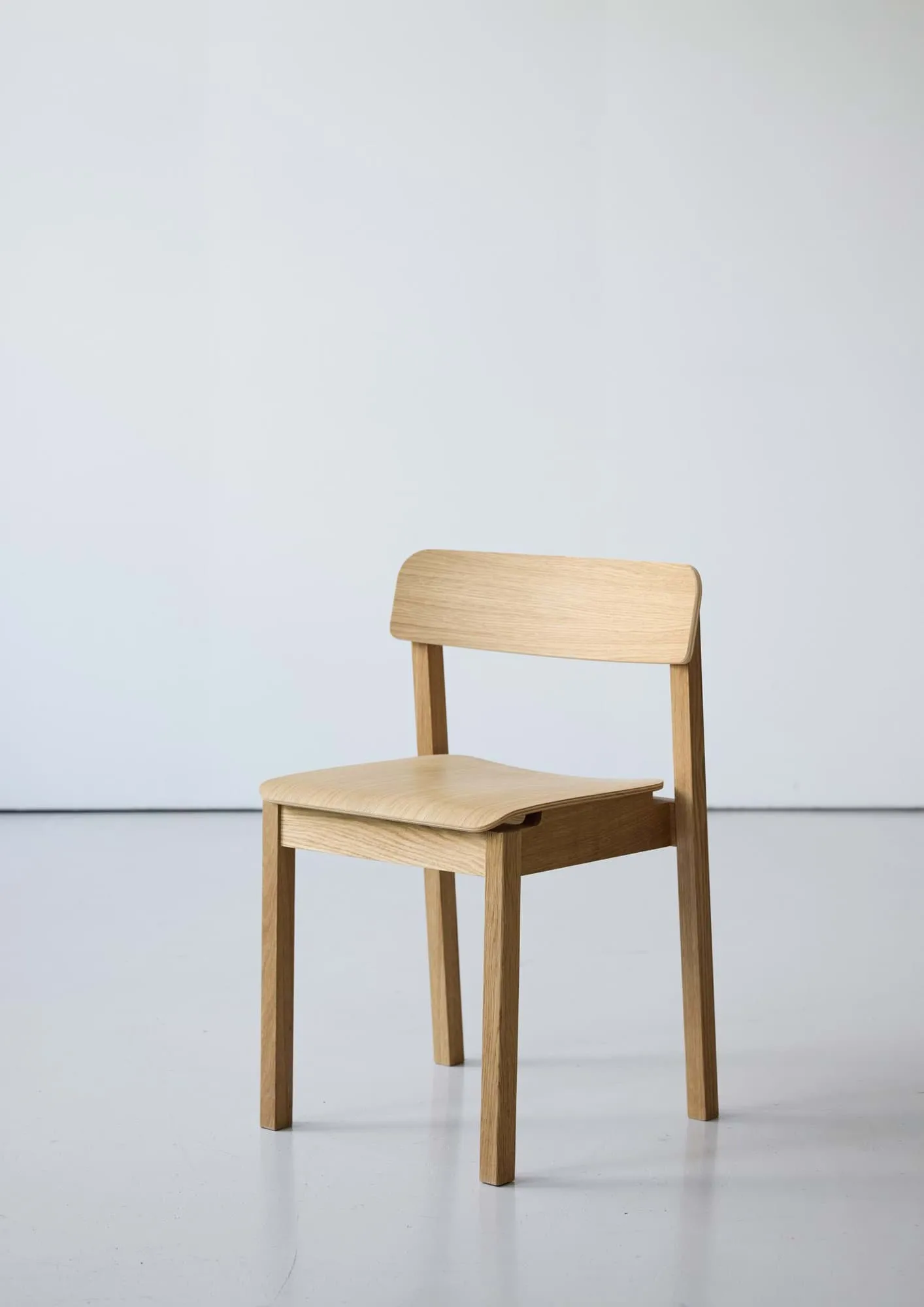 Everyday Chair stol, Oljad ek MOEBE