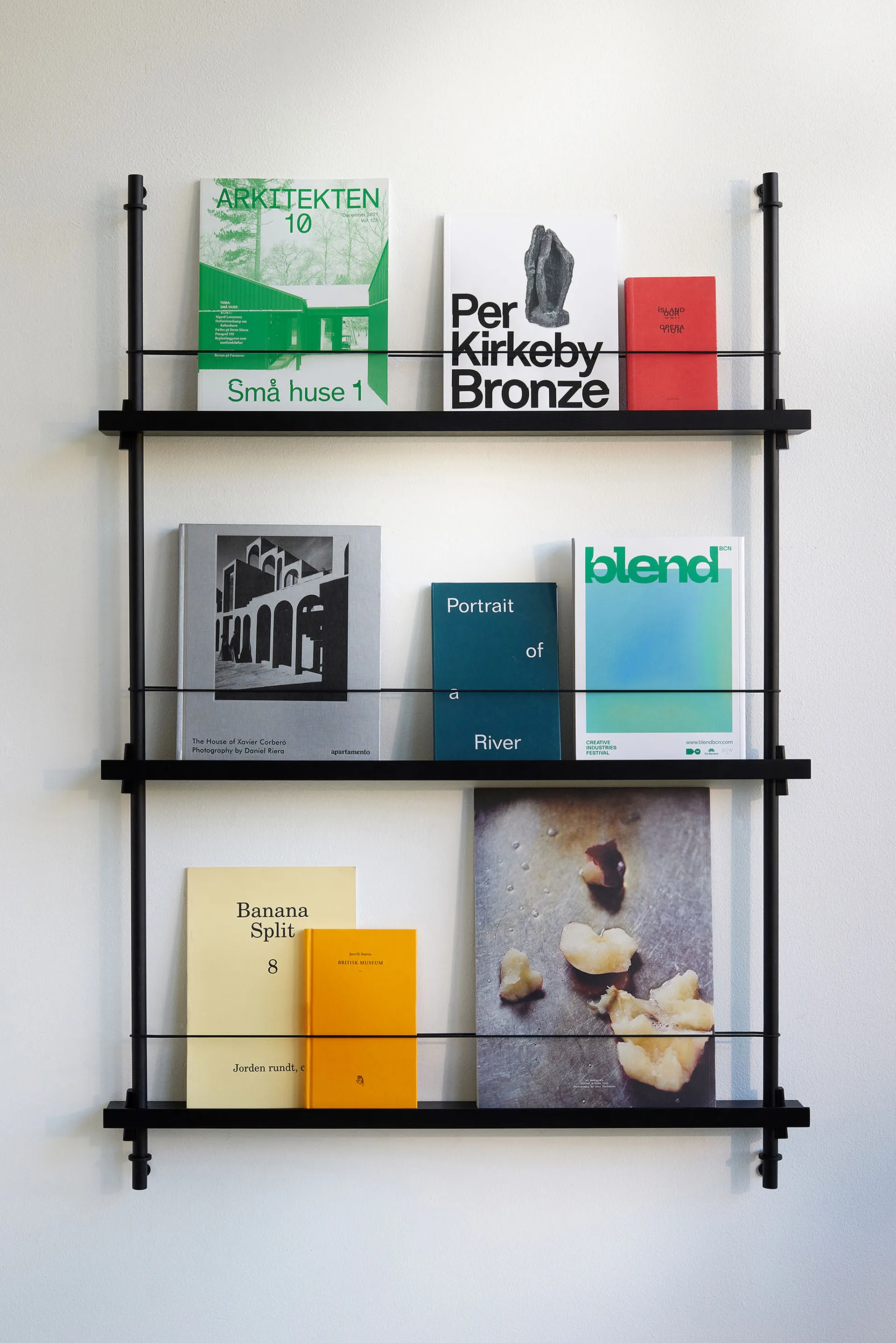 Magazine Shelving tidningsställ, Ek-rostfritt stål, 85x65x7 cm, MS.65.1 MOEBE